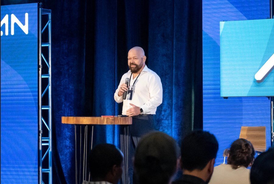 Gene_Avakyan_1 Gene Avakyan on the stage